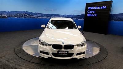 2019 BMW 330e - Thumbnail