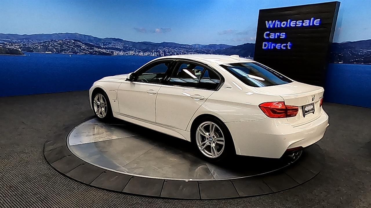 2019 BMW 330e