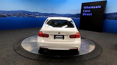 2019 BMW 330e - Thumbnail