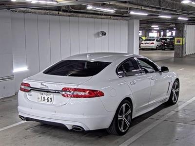 2015 Jaguar XF - Thumbnail