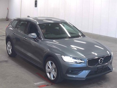 2019 Volvo V60 - Thumbnail