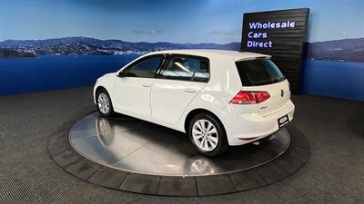 2015 Volkswagen Golf - Thumbnail