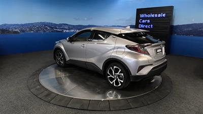 2017 Toyota C-HR - Thumbnail